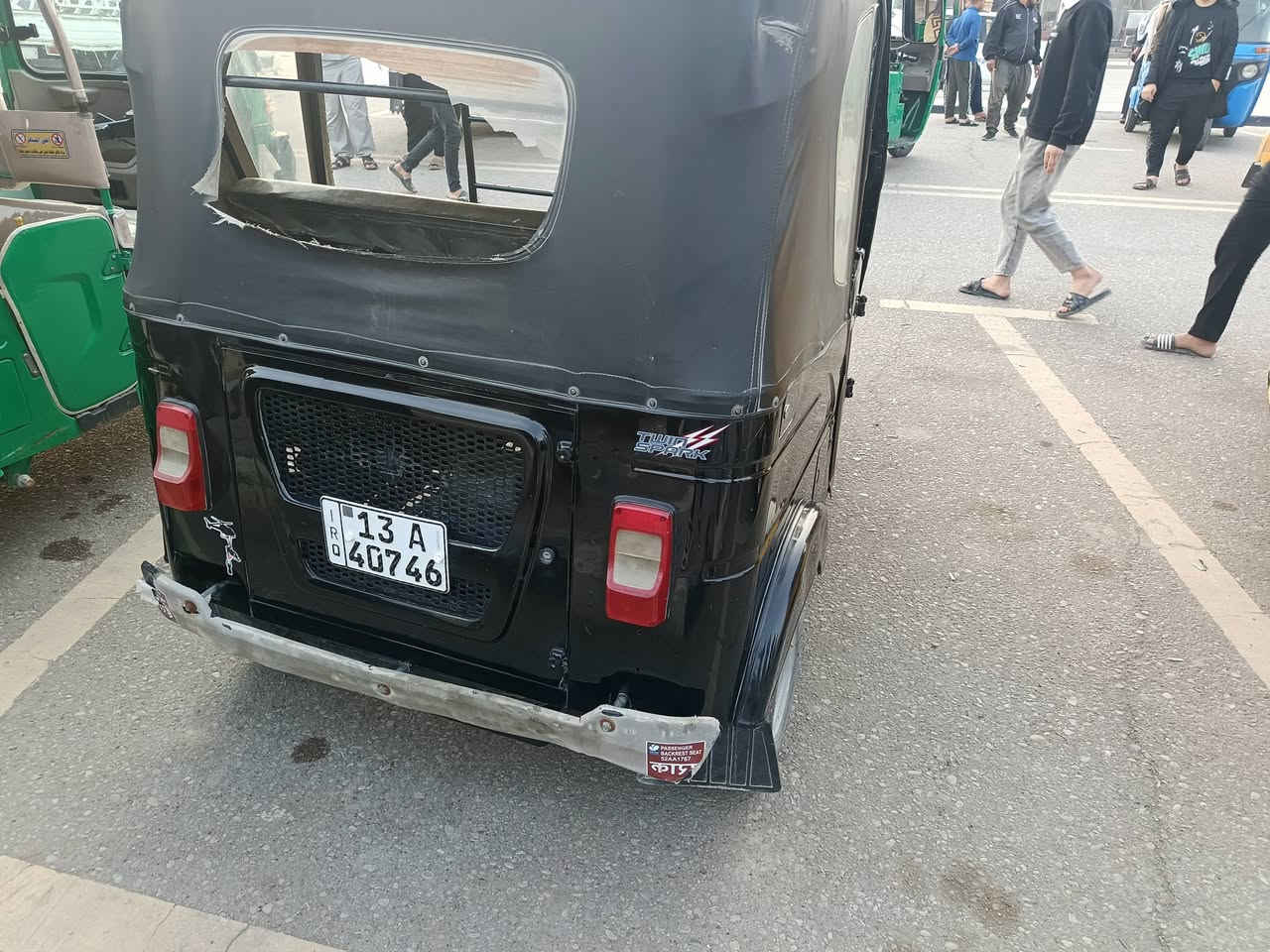 تكتك للبيع موديل ٢٢شهر ٨ رقم وسنويه بيها بارد بلغد وحار شبرين فوك البكلايت سعر ٨و٢٥٠ قفل بسمي ***********
