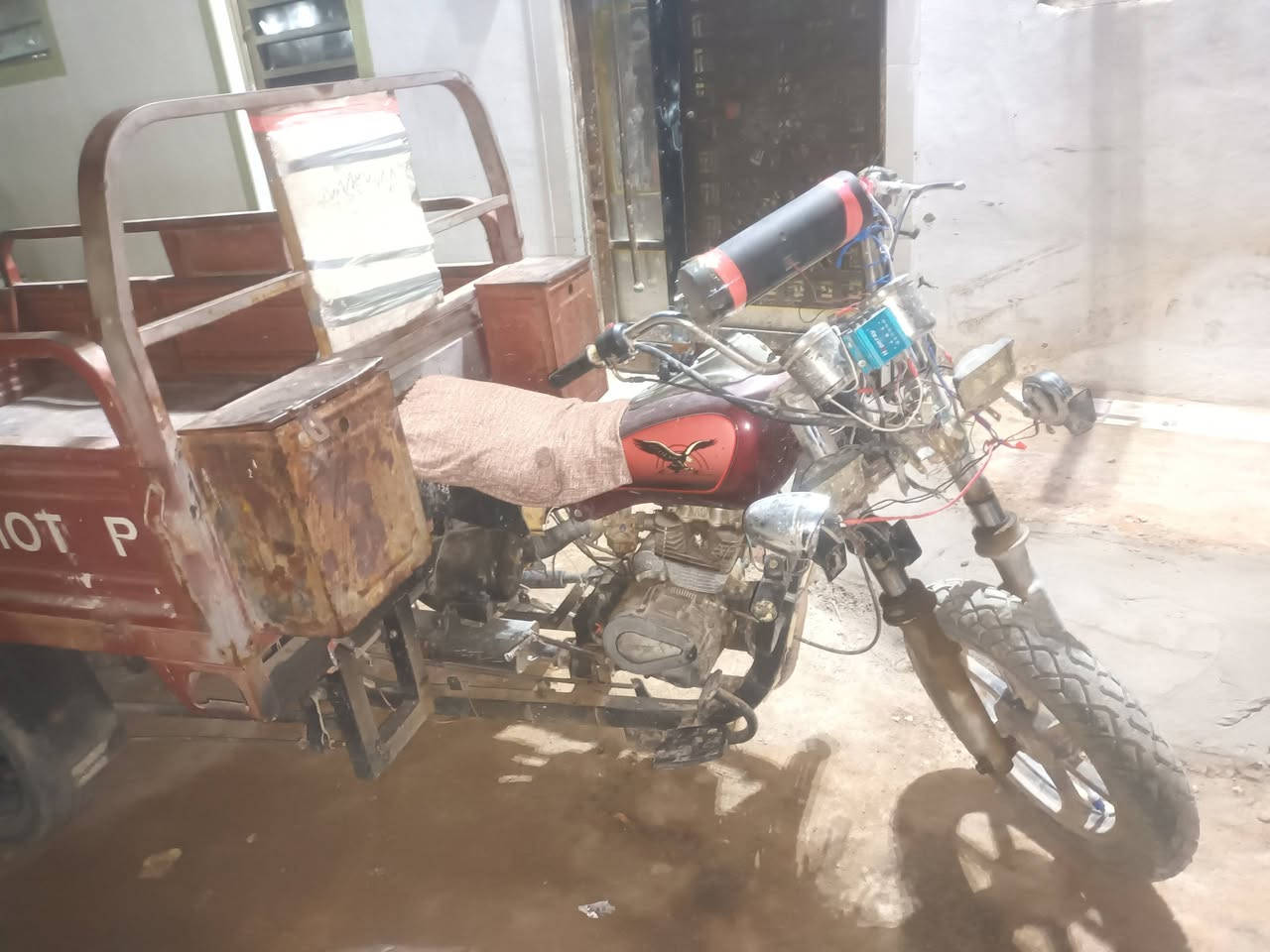 سلام عليكم ستوته موديل ١٣ جمره فحل اوراق اصولي وليله ربيعي ستوته مكفوله من الحيم ركبه وشاصي مكفول سعر مليون  250 وبيه مجال للشراي مكاني  كوفه حي ميسان ***********
