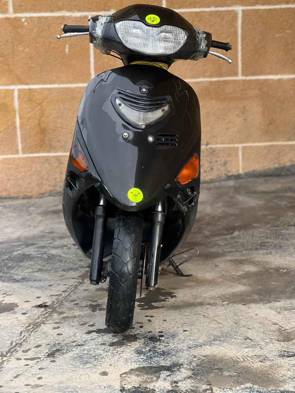 السلام عليكم ورحمة الله وبركاته دراجه ساسوكي نضيفه سرعه 110  سعر 250 وبيها مجال رقم صاحب الدراجه *********** جميل أسماعيل
