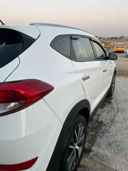 سلام عليكم توسان 2017 السونار موجود بل منشور 
السعر ١٤٥ 
العنوان بغداد حي اور سبع قصور 

‭٠٧٧٢ ٦٢٩ ٩٤٣٧‬
