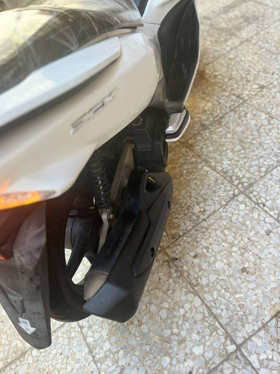 سلام عليكم PCX جيل الثانيjf
#ياباني_أصلي 
#كفاله_عامه 
#لاتبخير لاتنقيص شلعه معدل خير من الله 
#كفرات بلاديه الدراجه جديده بلاديه 
#برغي ممفتوح بيهه 
#جيب فيتر تعال 
#حساسات كله شغاله حرف( A )
#السعر( مليون 550)وبيه مجال 
#بغداد_الكرخ 
 #تصال   ***********
#وتساب موجود.نفس الرقم
