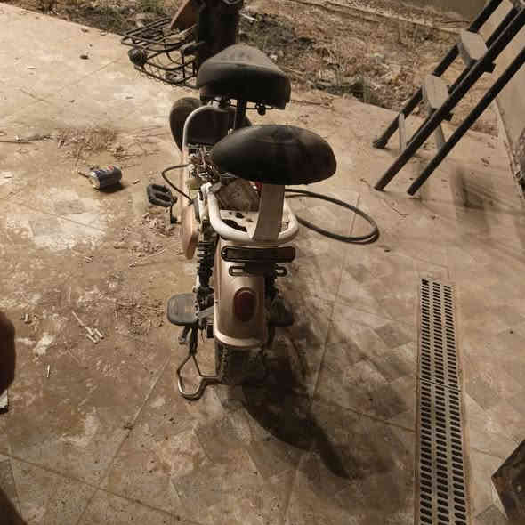 السلام عليكم هاذة الباسكل 2024موديل شغال كامل يرادلة بس بطاريات رايدة80الف وبي مجال بسيط ***********اليريدة يراسلني علة خاذة الرقم العنوان ديالى ام العضام@
