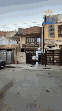 مكتب التـ👑ـاج للتطوير العقاري
#دار_للبيع
الموقع : الغزالية / البدالة - سعاد النقيب

مساحة : 75 م
واجهة : 5,50 م
نزال : 13,60 م

يحتوي الدار على :
الطابق الارضي : استقبال + مطبخ وحولي + صحيات + غرفة نوم
الطابق الثاني : غرف نوم ( 2 ) + صحيات
الطابق الثالث : بيتوتة وسطحين

🔺 الدار بناء حديث واضلع مستقلة
🔺 موقع الدار تبليط وارصفة جديدة 

للأستفسار : 
*********** 🔹*********** 

🔴رابط الكروب الخاص بالعقارات والتوزيعات الجديدة 
https://www.facebook.com/share/g/STFeSmHKRKGrVDcs/?mibextid=K35XfP
