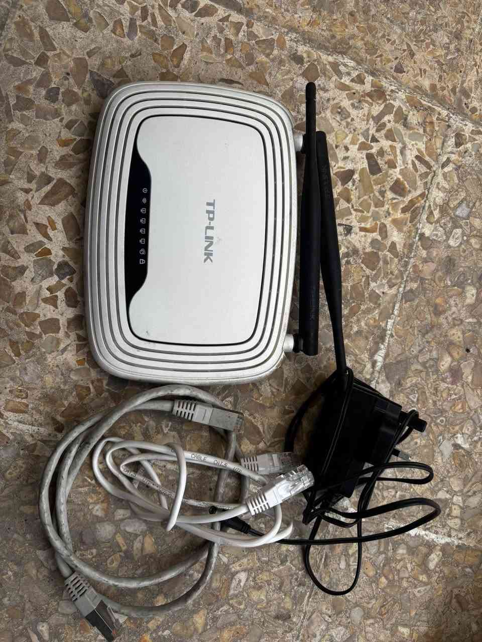 للبيع
ملاحظة مهمه اذا ميعجبك تشتري لا تكسر بالاسعار اعبر المنشور وشكرا

صحن PowerBeam نوعيه راقيه مستعمل نضيف شرط الفحص سعر 75مع المحوله 

راوتر TP-Link الاسود حالته ممتازه استعمال قليل جدا 25الف فقط اخوو الجديد 

الراوتر الابيض شغال شرط الفحص ب7 الاف دينار فقط

تريد تشتريها شلعه كامله احسبلك غير احساب وي كل الملحقات وكلشي شغال على الفحص 

مع 3 كيبلات LAN Cable

للتواصل ***********
