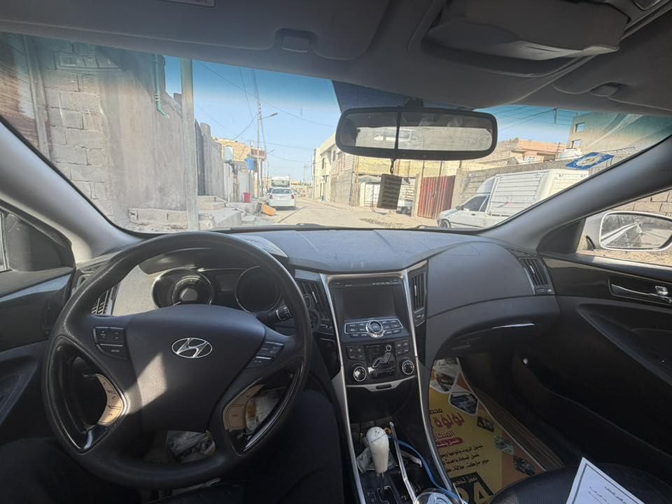 سوناتا 2011فول ماعده الفتحه سياره هاذ حادثها ووعطلان  بيها ليو بي اس تصليحه بورقه
تبريد ثلج 2400دوش سياره مال جني ومكينتها كلش حلوه رقم وسنويه بغداد طبق الاصل جان بلحجز وطلتها 
35رايدها سياره كلش حلوه بانزين بلاد 
الصبره ***********@
