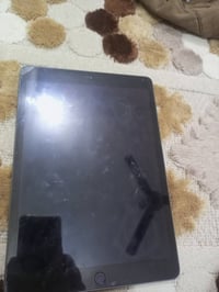 ايباد ٨ • ٣٢ • نضيف