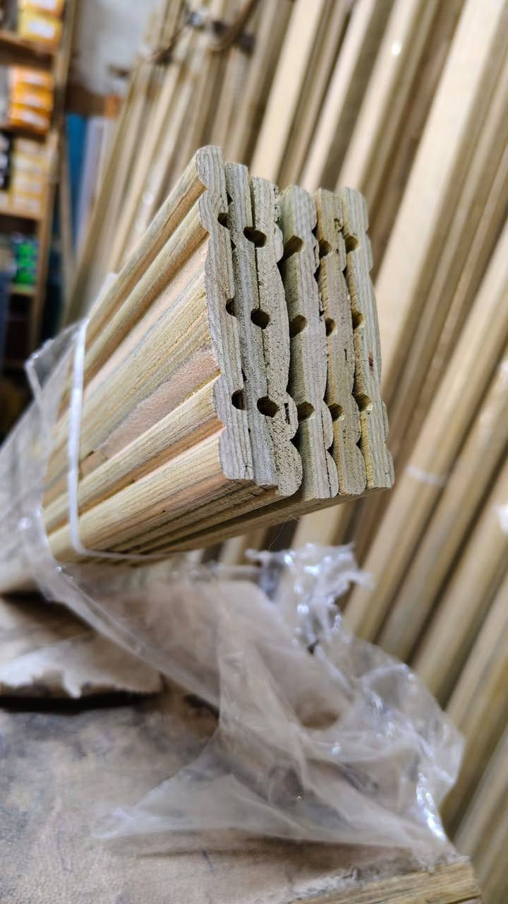 وصول وجبة الصيني ال مخازن الراقي 
1-كورنيش 3 سم ثقيل 
2-مصطره باب 5 سم ثقيل 
3-مشطب قاب 9 سم 
4-مص مدور 2.5سم 
معرض الراقي لبيع مستلزمات النجارة 
نحن نقدّم لك مجموعة من مستلزمات النجارة المُنتقاة بعناية، ليست الأجود فحسب، بل هي الأكثر قدرة على تلبية شغفك ومساعدتك في بناء عوالمك الخاصة.
راقي لبيع مستلزمات النجارة العامة
📢 مستعدون لتجهيز المعارض والمعامل ومحلات الإنشائية (الجملة) بأسعار مناسبة. 
🌹🌹🌹🌹
📱للاتصال والاستفسار الاتصال على الأرقام التالية:
(واتساب):(الاداره)
***********
***********
(مبيعات)(وتساب)
078-70-40-90-95
مَوْقعنا الإلكتروني
https://ruknalbasim.com/
قناء الوتساب 
https://whatsapp.com/channel/0029VbBYEcaJuyA97ZXT0j05
🏭 العنوان:
العراق - النجف الأشرف - حي الحرفيين.
الموقع الرسمي على الأيميل:
alraaqi@alraaqi.me
موقع المخزن على خرائط Google.
https://maps.app.go
