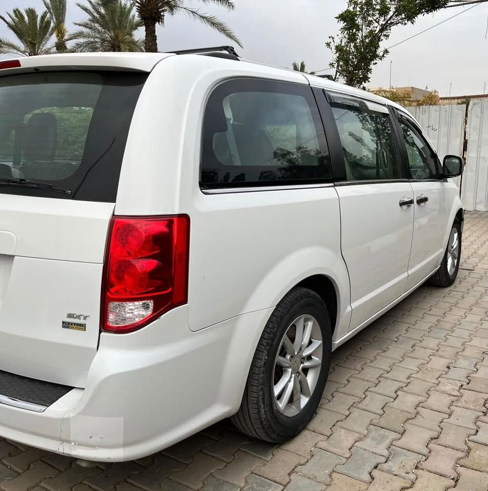 دوج كرفان SXT موديل 2019
رقم بغداد (انكليزي)
تحويل ثاني يوم

7 راكب

3 قطع تبريد 

ابواب كهرباء 

جنطة كهرباء 

كشنات بلع 

كاميرات امامية وخلفية 

تشغيل عن بعد 

وباقي المواصفات المعروفة بالـ SXT

السيارة جاهزة من كل النواحي، تخم تاير جديد، باتري جديد، صدر أمامي خلفي جديد.. "عليها إدامة كاملة"

السعر المطلوب (185 ورقة)
مكان السيارة بغداد 
للأستفسار ***********

غير متواجد على الفيس
