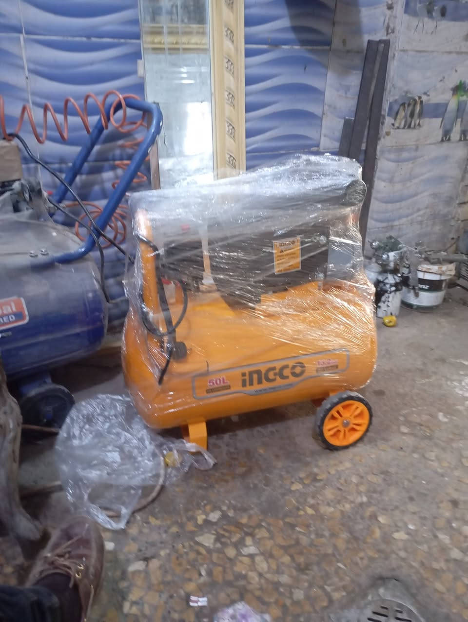 كمبريسر 50لتر    ممكنة نجارة انجليزىة  تاروسة 3بستم للبيع الاتصال ع الرقم***********
