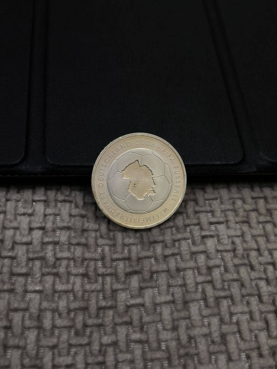 تذكاريات بطولة كأس العالم في المانيا ٢٠٠٦
فضة ٩٢٥ وزن  ١٨ غرام للعملة 
سعر القطعة الوحدة ٨٥ الف 
يتوفر توصيل


**إذا كنت صاحب هذا الإعلان وتريد حذفه لأي سبب، رجاءا أرسل رسالة إلى الدعم الفني**