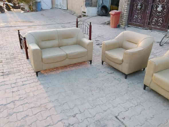 السلام عليكم § للبيع ↘️
تخم جلد 7 مقاعد السعر 250الف
صومية السعر 55الف
جرباية نفر 45الف
العنوان بغداد الدورة ابو دشير 
***********
