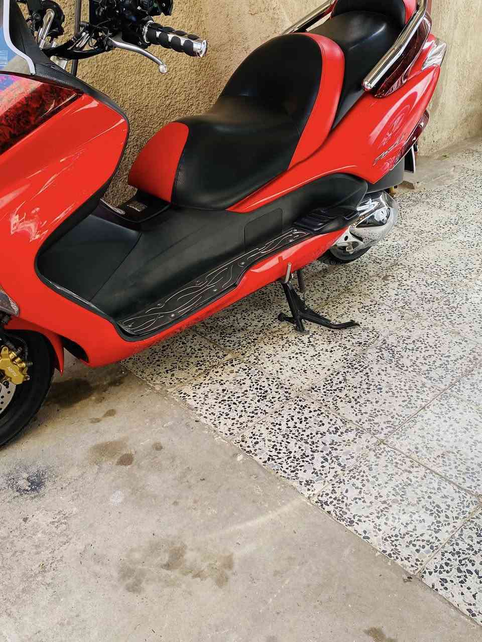 السلام عليكم فورزه 0/9
ماكو داعي احجي تفاصيلها الصوره كدامك وهيه تحكم
المكان  بغداد حي المعلمين الامين 
رايدها ب 14 وبيها مجال
الاتصال على الرقم ***********
