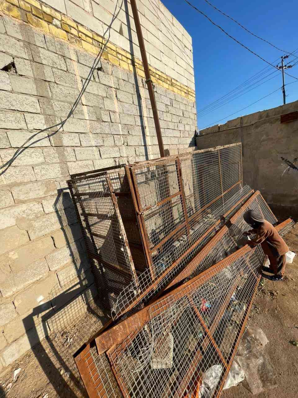 السلام عليكم برج طيور العدد 2 الكول الواحد 3 متر الارتفاع 2 متر و محميه مال بيت 4 في 4 للبيع مكاني النجف الاشراف الاستفسار ***********
