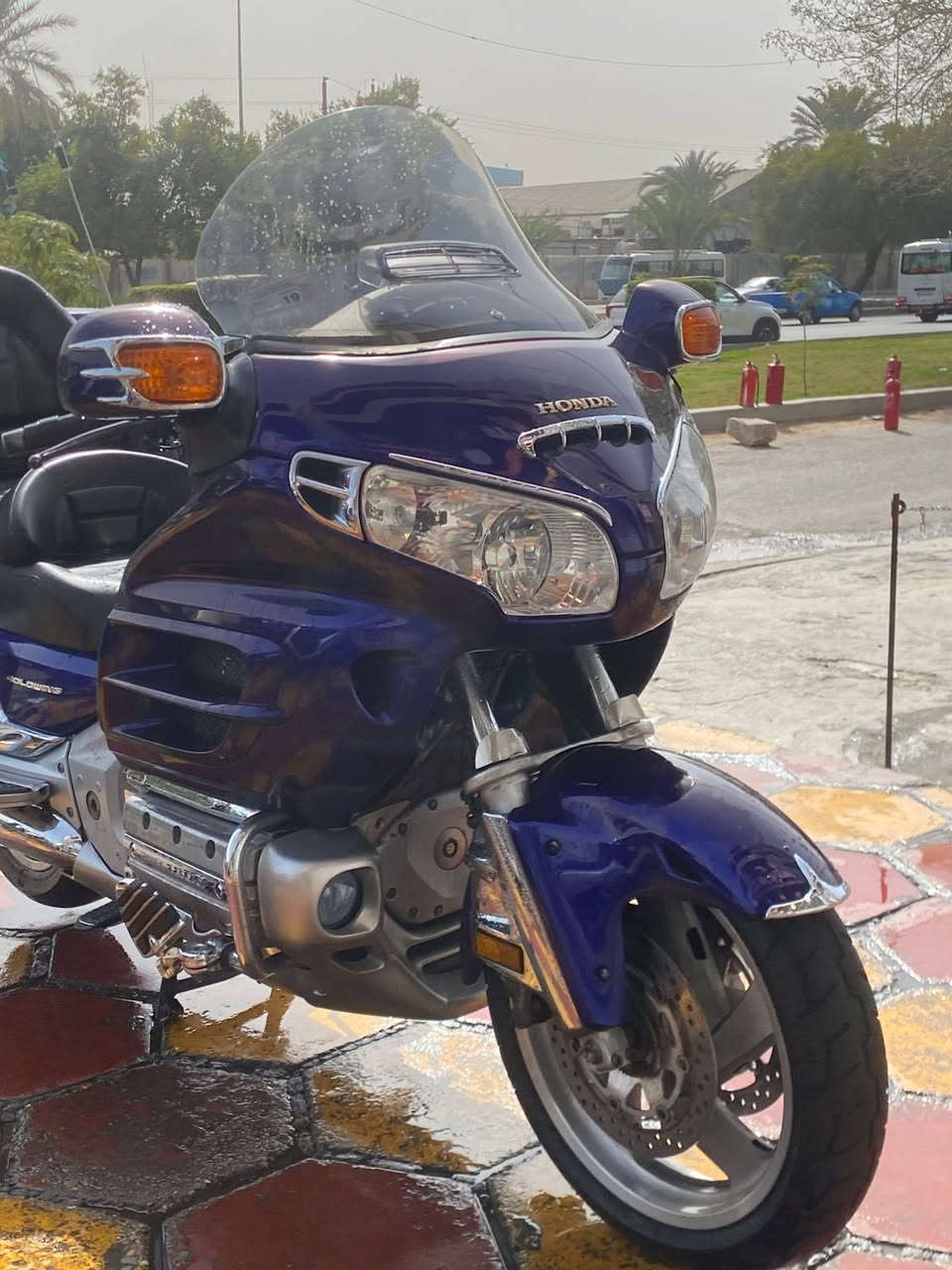 كولدن ونك 2002 حجم المحرك 1800 بدون رقم 
وارد امريكي بدون حادث ماشيه 181 
الدراجه كامله امكمله عنواني بغداد شارع فلسطين ***********
