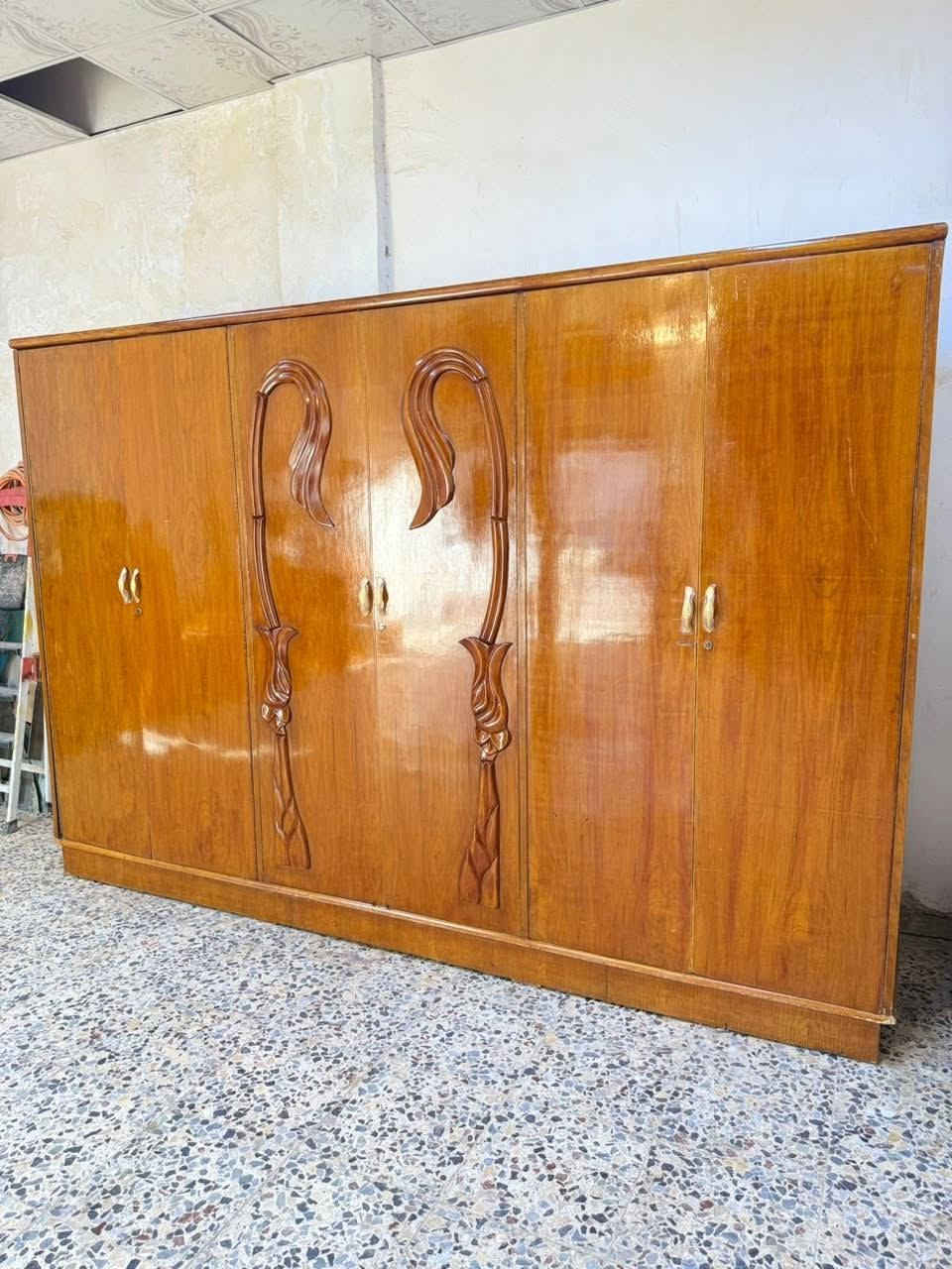 السلام عليكم 
غرفه صاج عࢪاقي مستخدام 
غرفه6/ابواب 📌
السعر 480
نضافه 80/💯 
معا نقل فقط داخل بغداد 
واتساب ***********

