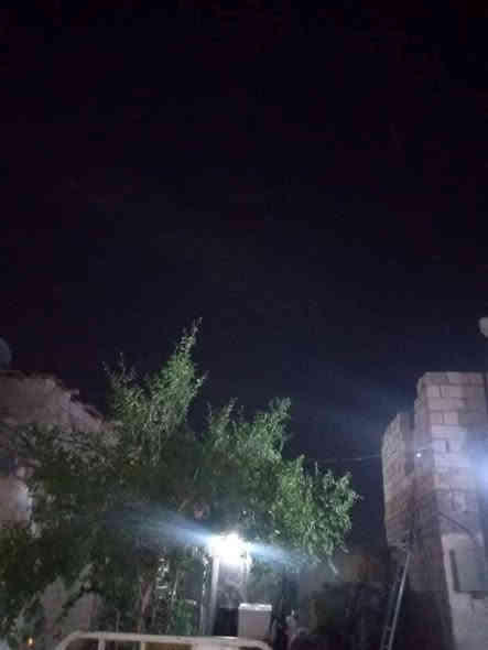 بيت تجاوز للبيع مساحه 500متر يتكون من 4 غراف وصاله ومطبخ وصحيات وطارمه جبيرة كهرباء خطين ماي سيح  وره ترك 100 متر  العنوان تضحية شارع العلوة فرع حي ام بنين  ***********
