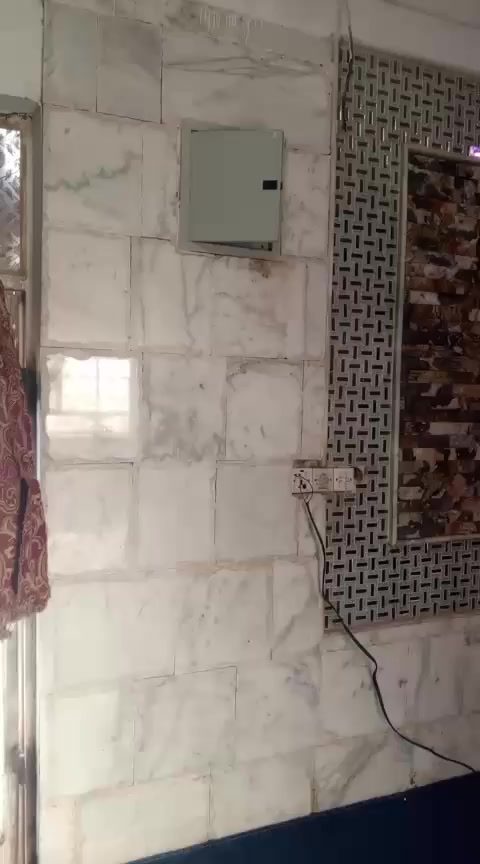 دار للبيع مساحه 250 متر او اقل 
غرفه وصاله ومطبخ واستقبال وحمامات خارجيه 
بناء طابوق  ماعده سياج البره بلوك وبيتونه 

باقي البيت غرفتين وصاله وحمامات 
واصل البناء مالتهم ال سقف 
موقع 
بكاع أبو سكينه 
خدمات كهرباء او ماي ومجاري وتبليط وارصفه ومقرنص 
لاستفسار اتصال 
***********
