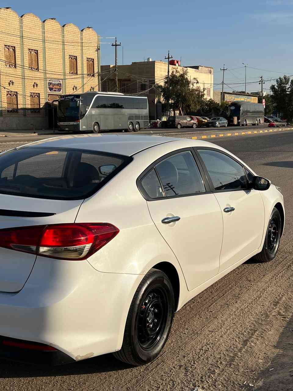 السلام عليكم سيراتو 2017
2017 مكفوله عده ربع جاملغ كدام وبارد واحد 
السياره رقم اربيل وكاله مداور خليجي ومعروف
السعر 132 بيها مجال مكان السياره النجف
للاستفسار ***********
***********
