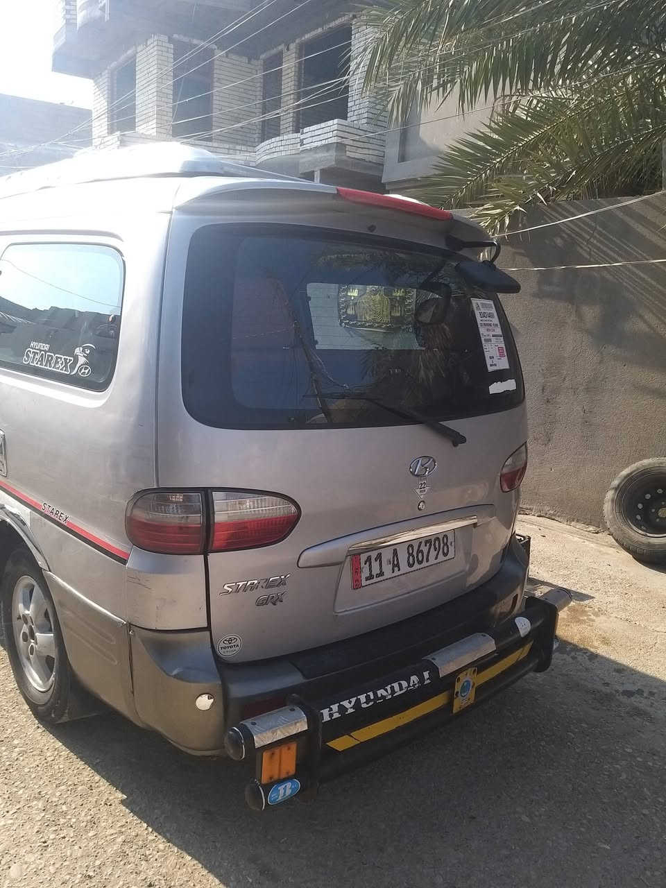 السلام عليكم ستاركس ٢٠٠٥ للبيع محدثه ٢٠٠٧ من كلشي جاهزه مكينه قبل شهر شادها مكينه مفتوح كفاله المكينه والكير والاكسل اترايك للبصره مكفوله من الصبغ بيها تعديلات بارد فقط شاصي واحد الجوه السايق معمر تعمير حلو  دوشمه جديده    رقم بغداد انكليزي ثاني يوم تحويل بأسمي الف متصرف عليها صدر امامي خلفي ..السعر ٨٠ وبيها مجال حك الجيه رقم الهاتف ***********مكاني ديالى الخالص
