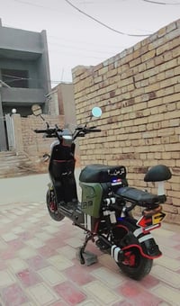 دراجه شحن R9 للبيع مواصفات فول  نضام بك  اشاير  لايت زنون عالي رماش  5...