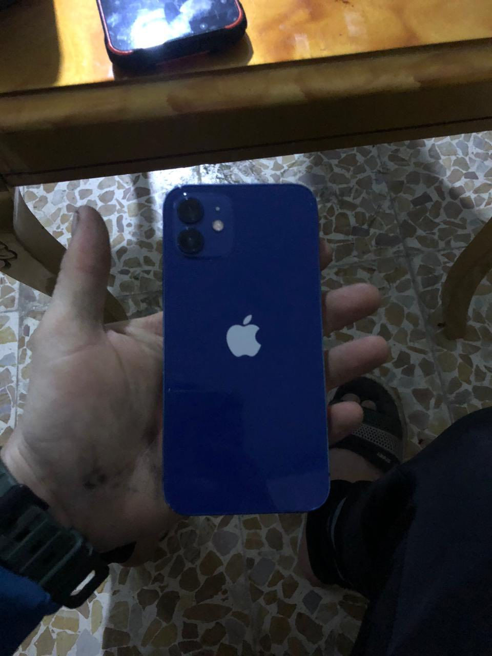 للبيع 12عادي
شرط كلو شغال وممفتوح 
ذاكره 64
دبل سم
فيس ايدي شغال
السعر 300
مكان موصل 
رشيديه
***********
