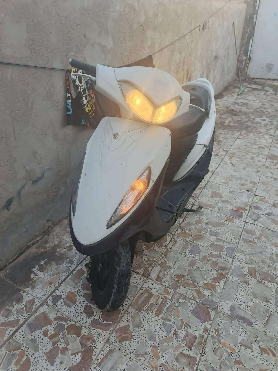 سلام عليكم للبيع سيام
دراجة كهربائياته كله شغالة وشلعة تشك الكاع بس الكابريتر رايدله تبديل لئن جاي تخربط بسببه السعر 300 وبيه مجال المكان النجف


**إذا كنت صاحب هذا الإعلان وتريد حذفه لأي سبب، رجاءا أرسل رسالة إلى الدعم الفني**