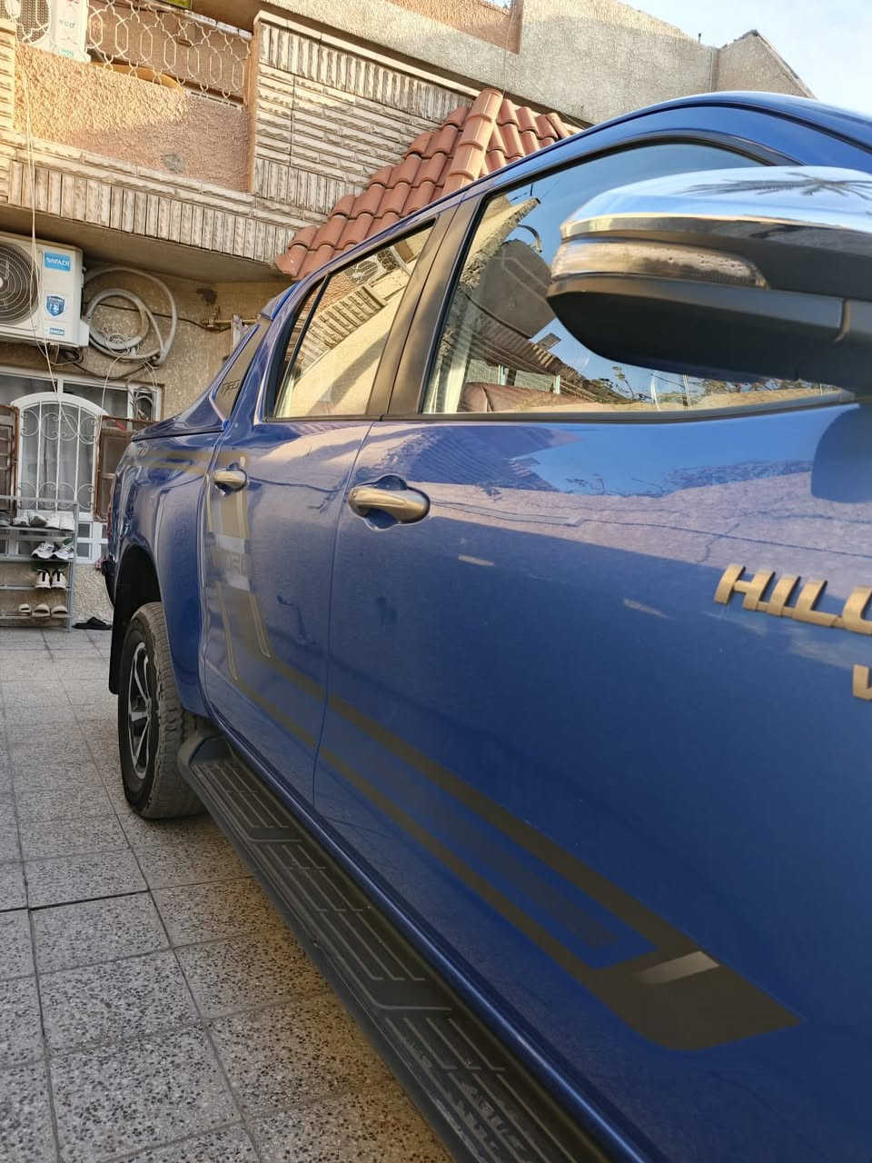 رقم بغداد 
سيارة تويوتا فور ويل 
موديل (2019)
سيارة كفالة عامة
ماشية 120 الف كيلو
والسيارة تجي بصمة
كامرات خلفية 
السعر 3 دفاتر وبيها مجال
للتواصل والاستفسار
***********
