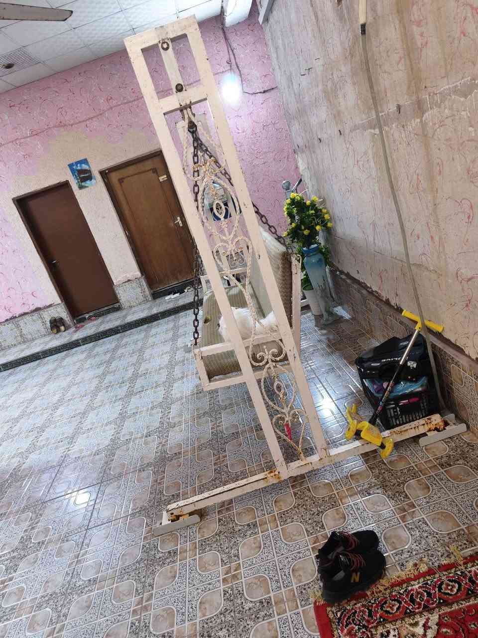 للبيع مرجوحه ارتفاع تقريبا 2م وعرض 2متر 
مرجوحه تفصال حديد شرط درجه اولئ 
ومدوشم المقعد مالتها كما موضح بل صوره 
السعر قفل 250 قفل عنواني ابو الخصيب متواجد 
وات ساب ***********
***********
