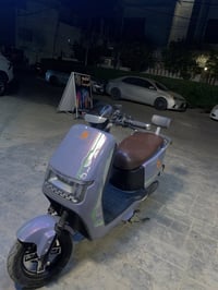 دراجه نوع سكنس رانج  6بطاريات  سرعه حقيقه 60 دراجه نضيفه من كل نواحي ا...