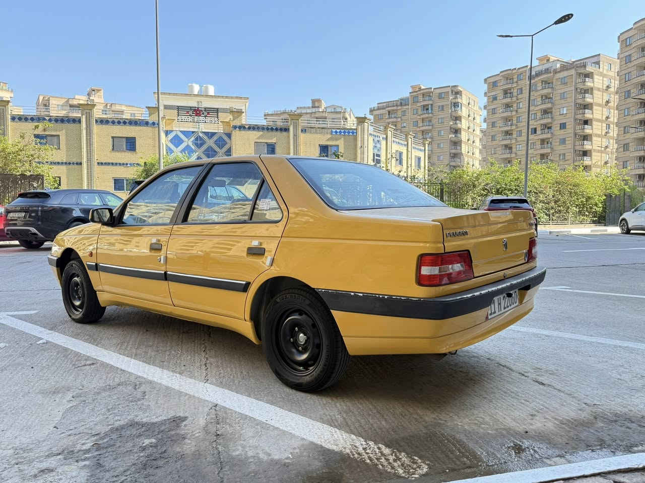 سلام عليكم البيع بيجو لميس موديل ٢٠١٦ دشبول جديد ماشيه ٦٤ الف مكفوله من الضربه والصبغ والتبديل مكينه كير وضع شركه مدوشمه كامله سياره بسمي رقم بغداد مكاني الكرخ ***********
