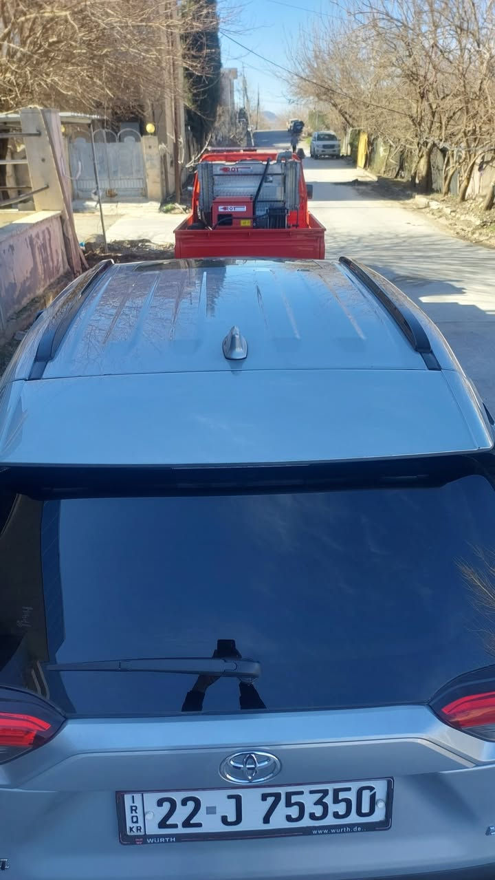 ڕاڤ فۆر مۆدیل 2021 قەپات قەپات مواسەفات لمیتدە جاملغی پشتەوەی بۆیاغە لەگەر قەپاغ سندوق پئشی بورغی کرانەوەشی بەشەرت پەرەشوت هەمووی بەشەرت سەنەوی تا 2028 ماوە غرامە تحویل بەشەرت 235وەرقەو مەجالەکی برایانە *********** شقلاوة, أربيل
