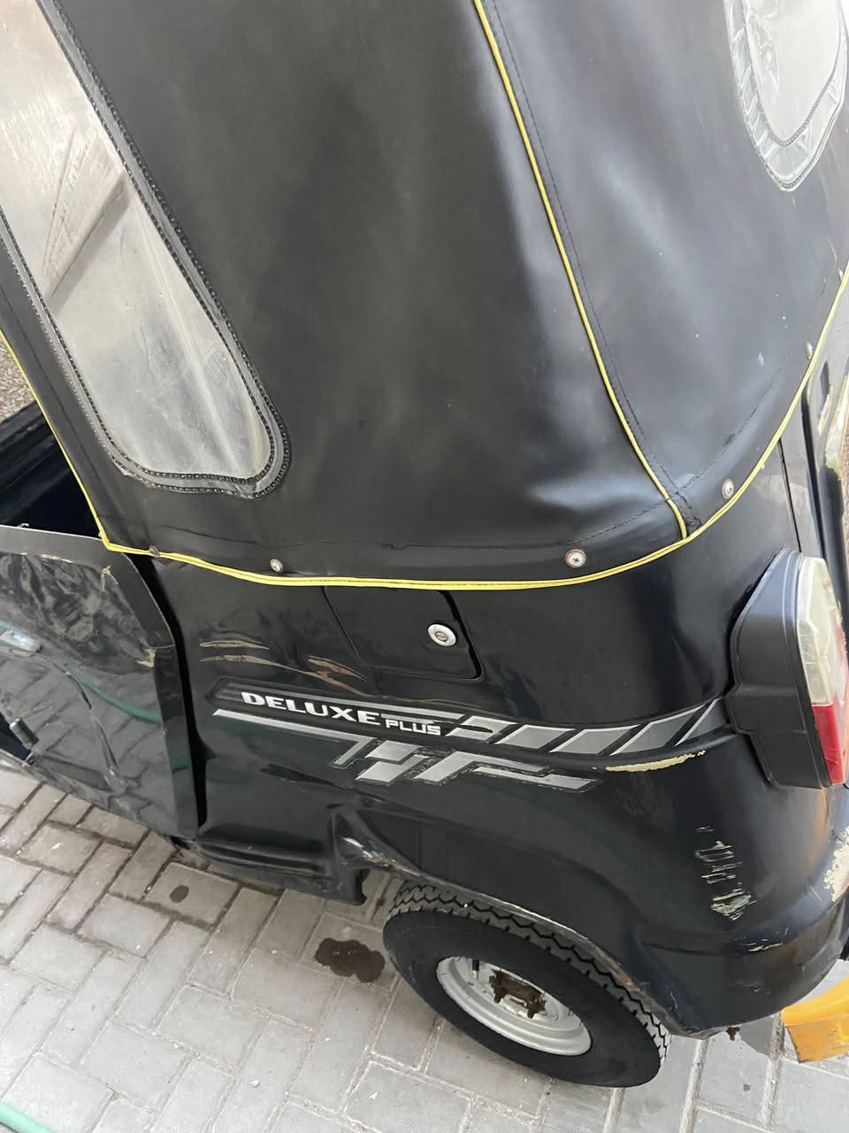 السلام عليكم تكتك للبيع رقم وسنويه مديل 2021/11محرك مفتوح والكشره شوفت عينك أي معجون مابيها السعر 6 وبيها مجال الرقم ***********
