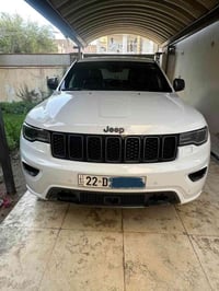 جيب لاريدو كراند شيروك2021 مواصفات 1-رادار امامي خلفي 2-حساسات امامي خ...