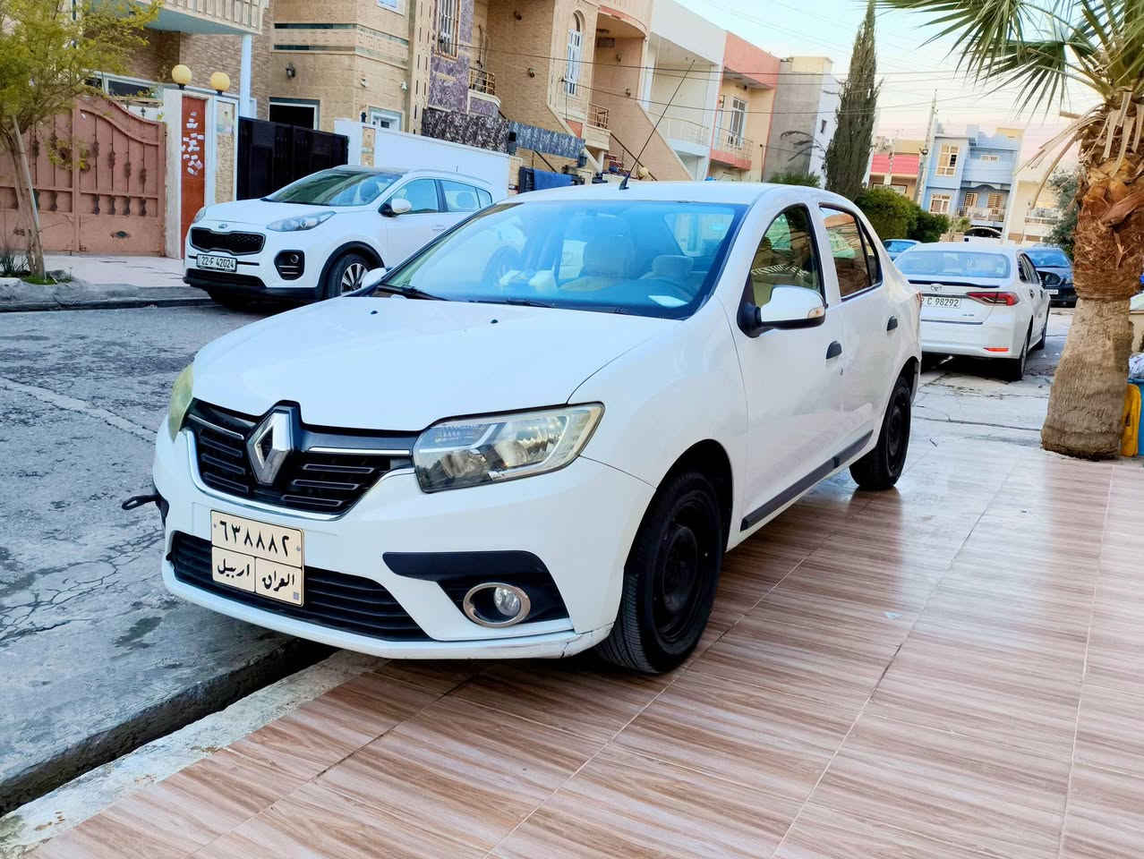 ڕینۆ سمبول 2018   تۆماتیک و بەنزین 
گێڕ و مەکینە و تەبرید بەشەرتە
تەحویل و غەڕامە بەشەرتە 
سەنەوی و ژینگەی نوێیە تا 9/2026 
پێنچ پارچەی  سبوغە و جەمپێکی پشتی هەیە 
260 هەزار غەڕامەی لەسەرە دەدرێتەوە بە کڕیار
ڕەقەم هەولێرە و لەشاری هەولێرە
سعر : 64 وەرەقە و معاملەیەکی کەم

***********
