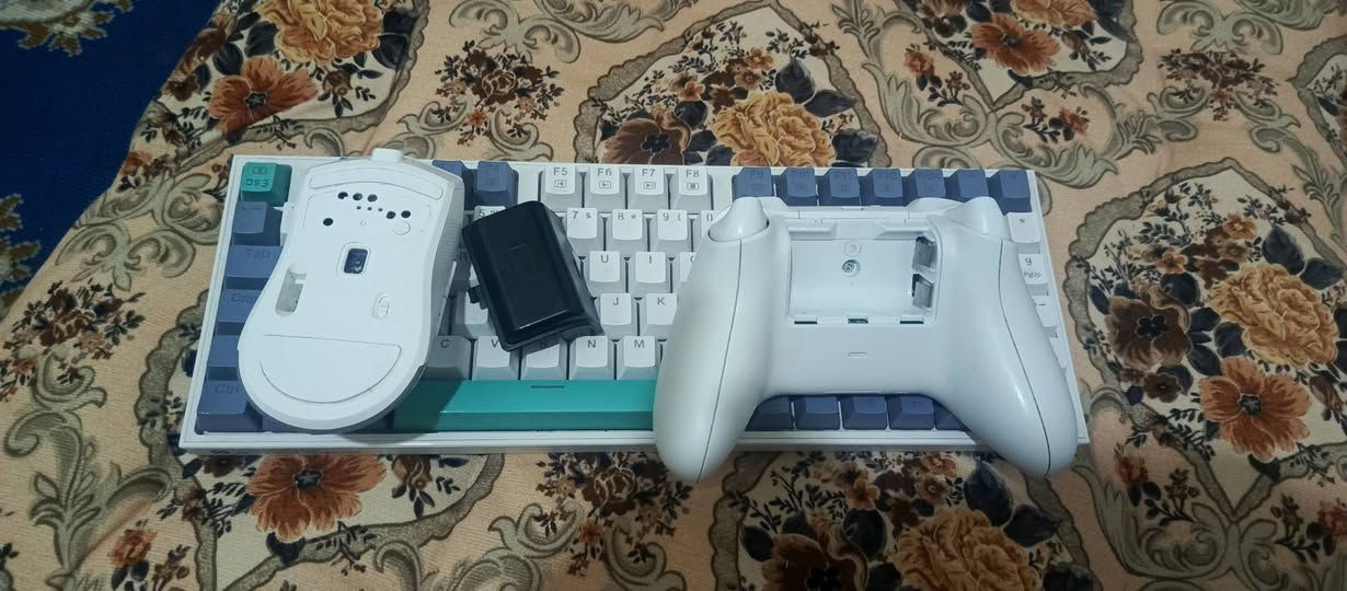 السلام عليكم جويستك سيريس اس عطلان Lb وضصغطة الكير اليسره وياهه بطاريه خارجيه مع ماوس m800 pro ماوس وايرلس شكاكي بالايم الشحنه تمشيك اسبوع ونص اذا لعبك متقطع باليوم فد 5 ساعات الى 6 ساعات او اكثر  مع كيبورد ميكانيكي سعرهم كلهم ب60 الف


**إذا كنت صاحب هذا الإعلان وتريد حذفه لأي سبب، رجاءا أرسل رسالة إلى الدعم الفني**