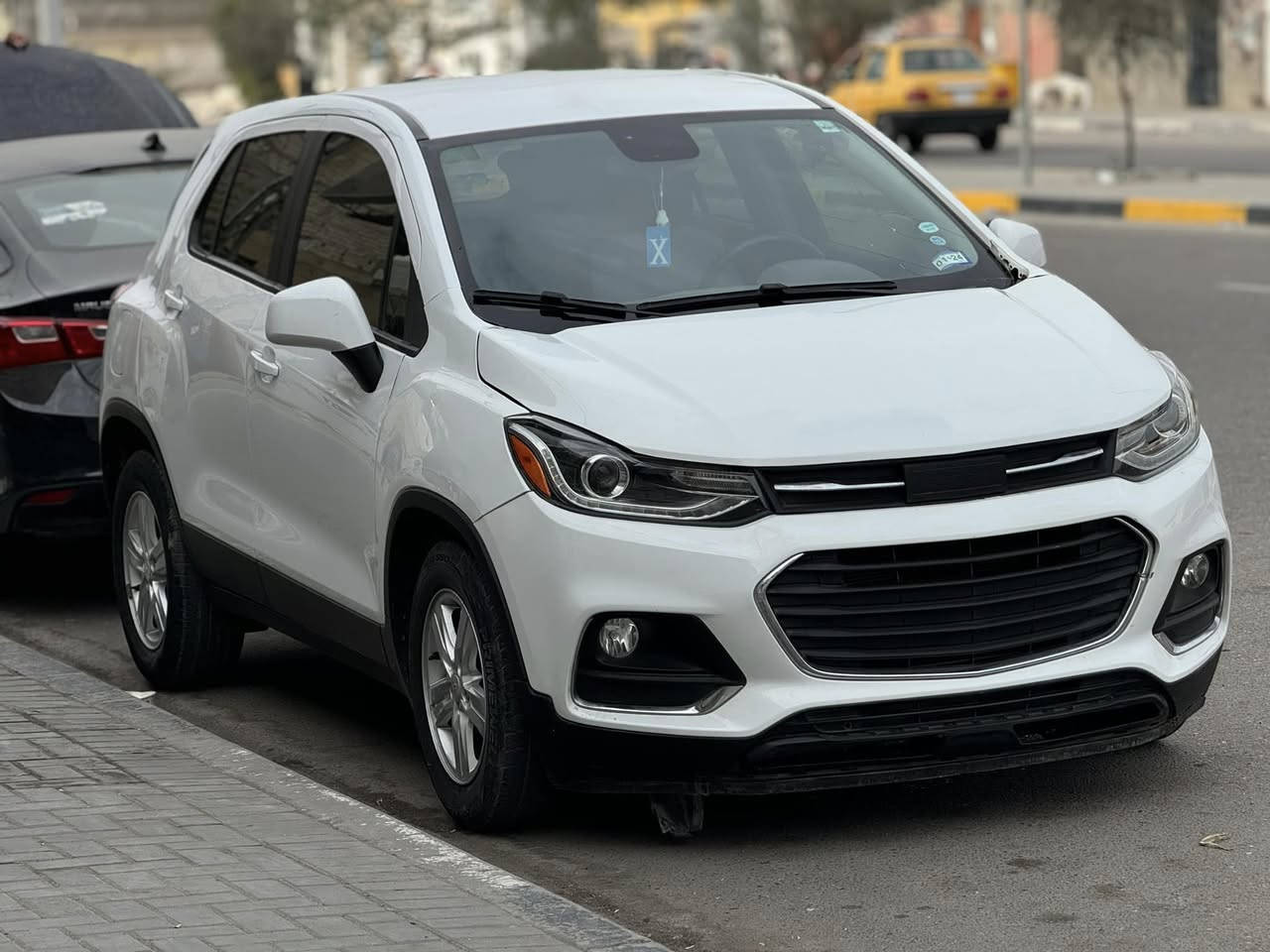 إسلام عليكم 
تراكس مديل ٢٠٢٢
بدون رقم منفيس بسمي 
ماشيه ٣٠ ميل 
محرم ٤ سلندر ١٥٠٠ تيربو 
السعر ١٠٢ 
مكاني البصره القبله 
***********
