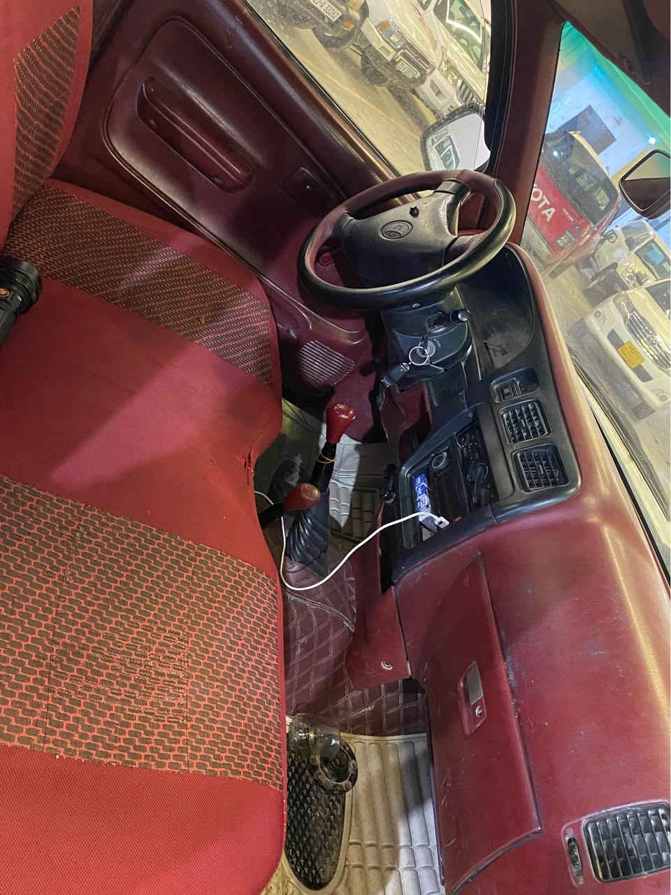 تويوتا 2001 ره قه م سليماني 
به شەرتی گێر ومەکینە و تەبریدو  ئەکسل ودە بل ئەکسل و ھەموگیانی  بەشەرت ئە م سە یا رە ئیمن نیە 
بۆ زانیاری زیاتر پە یوە ندی بە و ژمارە یە وە بکە 
*********** كويسينجاك, أربيل
