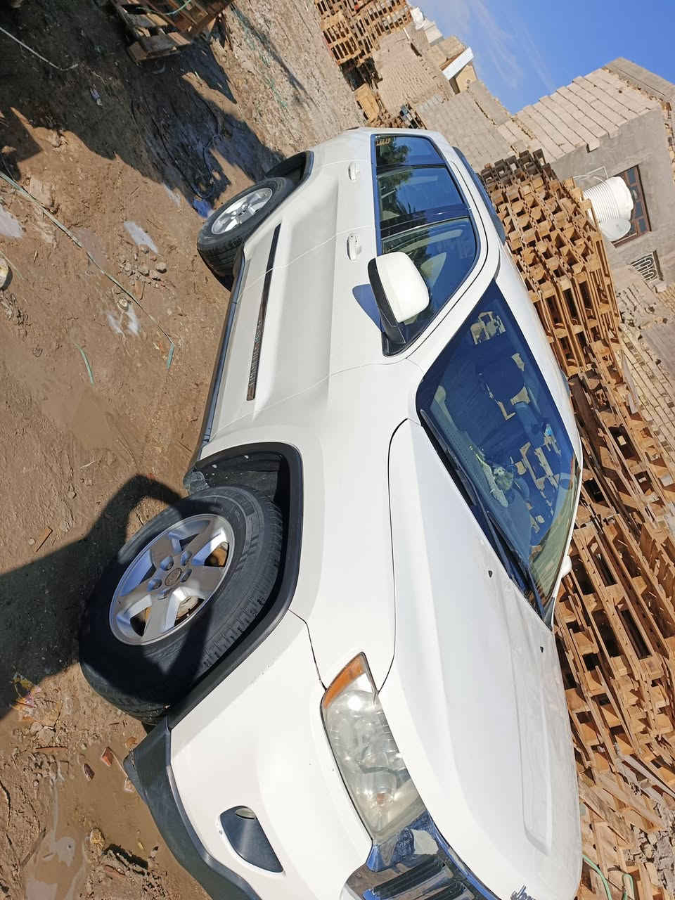 السلام عليكم جيب شيروكي 2011  السياره نضيفه بمعنه الكلمه رقم سليمانيه انكليزي بسمي 3600 فول عده الفتحه السعر 160 وبيها مجال قليل صور السونار موجود مكاني بابل رقم الهاتف ***********
