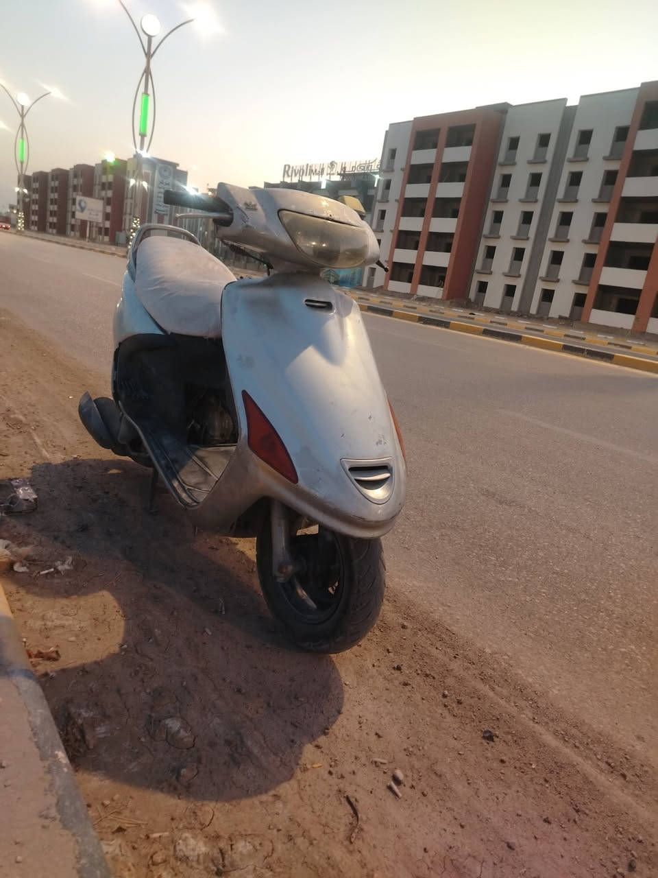 السلام عليكم دراجه فراشه البيع الدراجه نظيفه تجفيت جديد الدراجه عوزعها بس باتري وكابريته الدراجه مجفته مره وحده شلعه و معدل السعر 275وبيها مجال الطيبين الرقم *********** ومتواجد واتساب و ما سنجر المو شراي لا يتعبني تحياتي 💕
