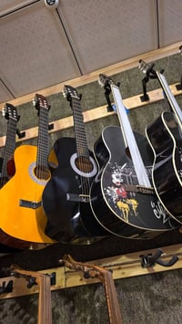 عروض كيتار مع كيبو 75 الف يتوفر توصيل بشرط فحص عند المندوب الكيتار اصل...