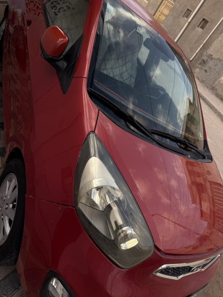 سيارة للبيع
كيا بيكانتو موديلها ٢٠١٤ ورقمها مشروع وطني تنقل ملكيتها باي محافظة . سيارة كاملة شاشة ، مري شفط،مابيها نقص فقط بيها صبغ يم دوسة السائق مقدار اربع اصابع والجاملغ مرشوش. 
سعرها ٩٠ ورقة
مكانها النجف 
للاستفسار الاتصال ***********
