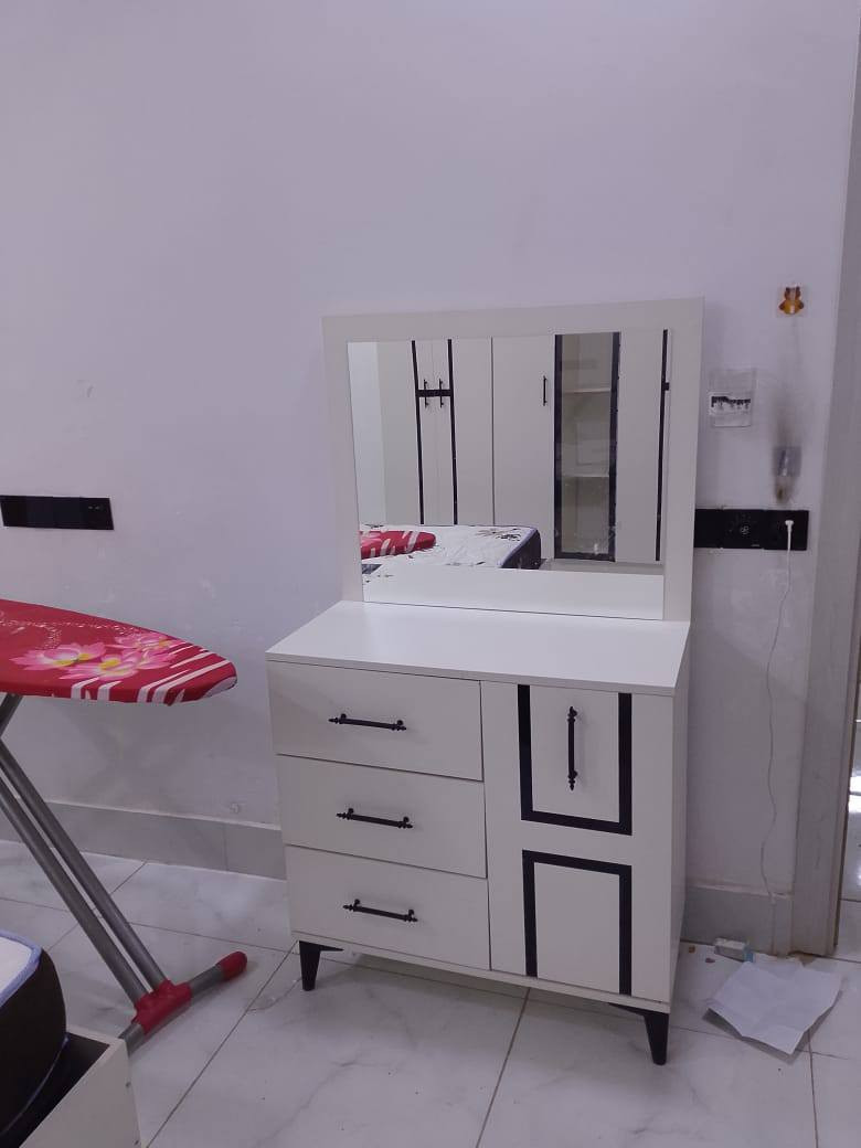 غرفه تركيا للبيع مستخدمه قليل لبيع 7 قطع نضيفة فول عنوان كاطون الرحمه قرب افران دبي مراسله صفحه ***********
