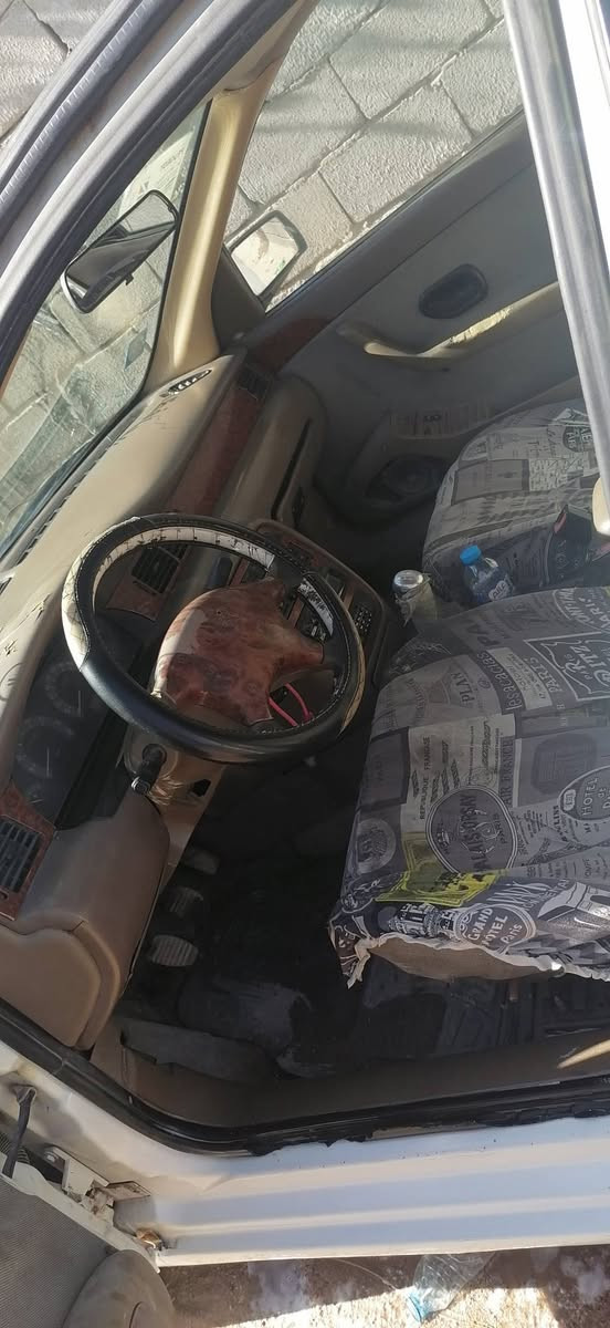 ا
لسلام عليكم 
سمند 2010  سنويه 27  مصبوغه جماليه خاليه من الضربه والضرر  تخم تاير جديد  ومنظومة تبريد جديده  دوشمه قماش كير ومكينه خير من الله   سياره جاهزه لا تنقيص ولا تبخير  راعيها يريد  مداور  بعد الشراء   سعرها وتفاصيلها 
ع هذا الرقم ***********   سعرها 33 بيها مجال
