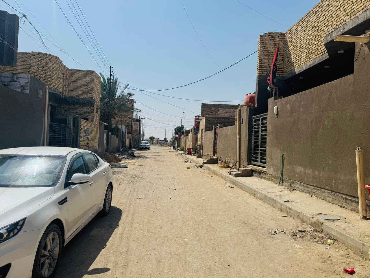 بيت للبيع مساحه ١١٠ مربع خلفي بس باب رئيسي ع الشارع المرر مترين مطبگ سيراميك بناء حديث عگاده وسقوف ثانويه نظيف كلش غرفه وديوانيه ومطبخ حمام كبير ومنور وتواليت خارجي صالتين وحده جوه والثانيه بالطابق الثاني
البيت طابوق موقعه قرب الحديقه اللي عالشارع ثالث فرع من جيهة المدخل الجديد مال الغراف صور للشارع بالمنشور الجيران كلهم ناس مرتبين والشارع هدوء
سعر البيت ٧٠
***********

