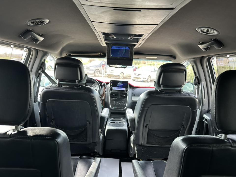 دوج
دوج كرفان2017
فول فول مواصفات واحد علا واحد
سياره جديد جديد فحس هزه سنويه كل جديد
كير محرك كل مكفول 
سياره بدون صبوخ بدون حالوب بدون شخت
سياره مال بيت سعر(178) بي مجال  
مكان اربيل ***********
