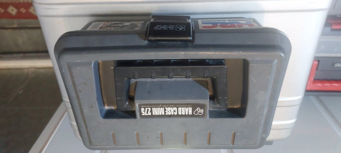 السلام عليكم عدد اصلي للبيع السعر والحجز على الواتساب او الخاص ***********
