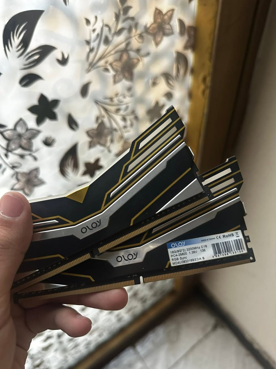 Ram ddr4 8*2 3200 
Oloy 
سعر 135


**إذا كنت صاحب هذا الإعلان وتريد حذفه لأي سبب، رجاءا أرسل رسالة إلى الدعم الفني**