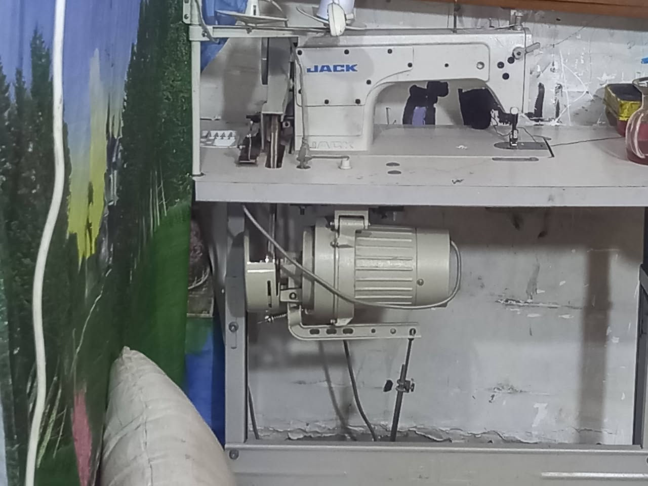 مكينه خياطه جاك الصناعية مع كافه أغراضها
مجمده تجميد ثلج....سبب البيع لتوفير علاج لابني.
 للإستفسار عن السعر الاتصال على .*********** بي واتساب
