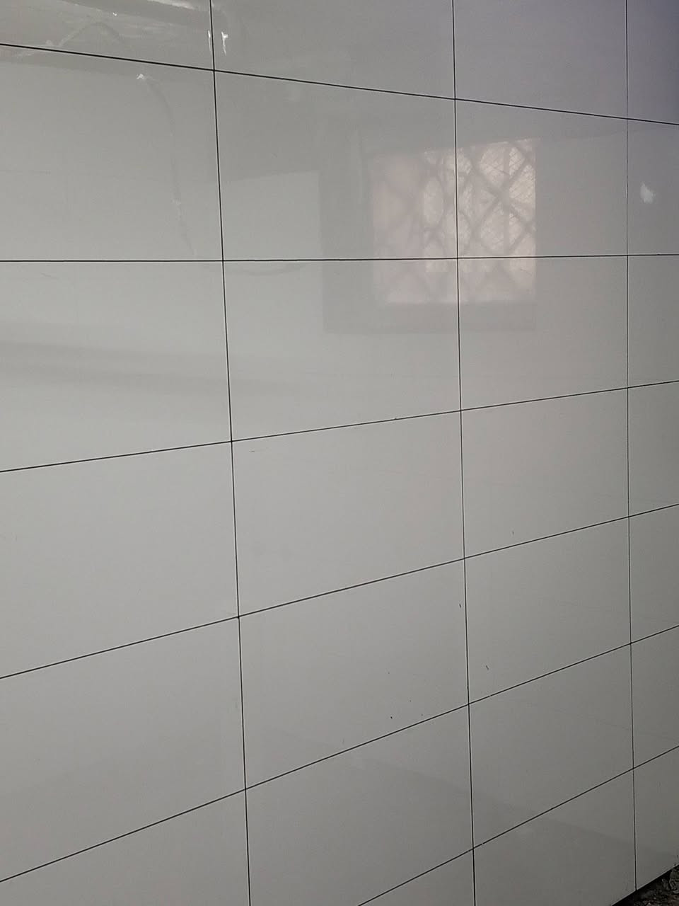 خلفة سيراميك ارضي جداري عمل درجه اولى متفرغ حالياً ***********
بغداد
