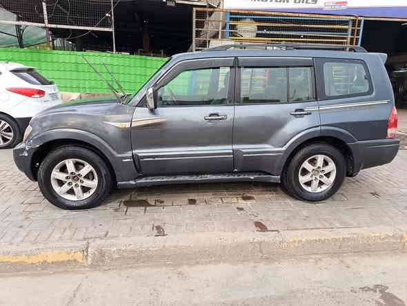 السلام عليكم باجيرو ٢٠٠٥ للبيع سريع سياره كامله مكمله كهربائيات كير حداديه باتري تخم تاير جواها داخلها نضيف سياره بس مكينه خيط تبخير سياره بسمنه تحويل ثاني يووم سعر 75$شوف المنشور وقرا زين يالله تتصل *********** بغداد الشعب حي البساتين
